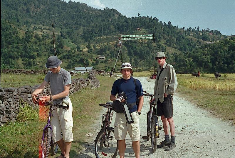 79_nepal_cyklisci.JPG